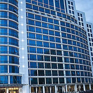 https://qafqaz-baku-city-hotel-and-residences.aboutbakuhotels.com