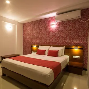 ceyloni-inn.kandyhotelsnow.com/